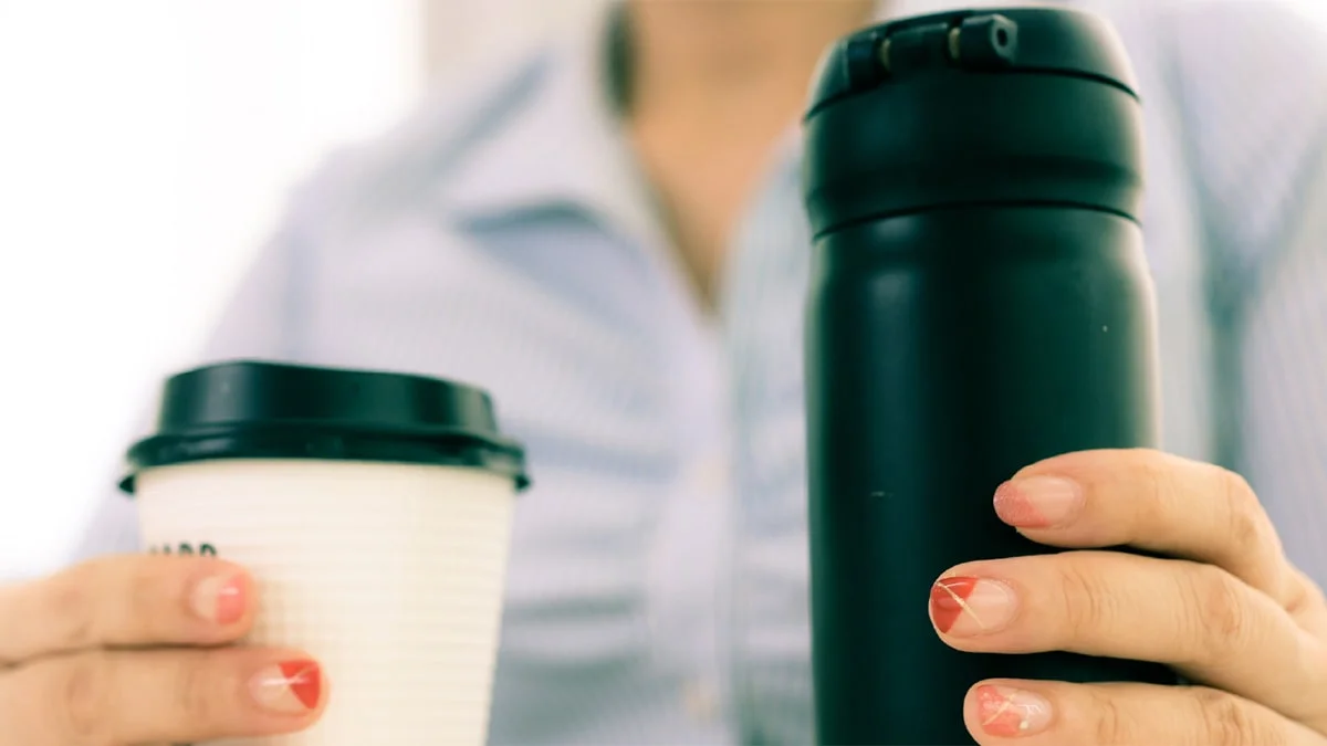 Ketahui Perbedaan Dari Travel Mug Dan Tumbler. Mana Yang Lebih Baik ?