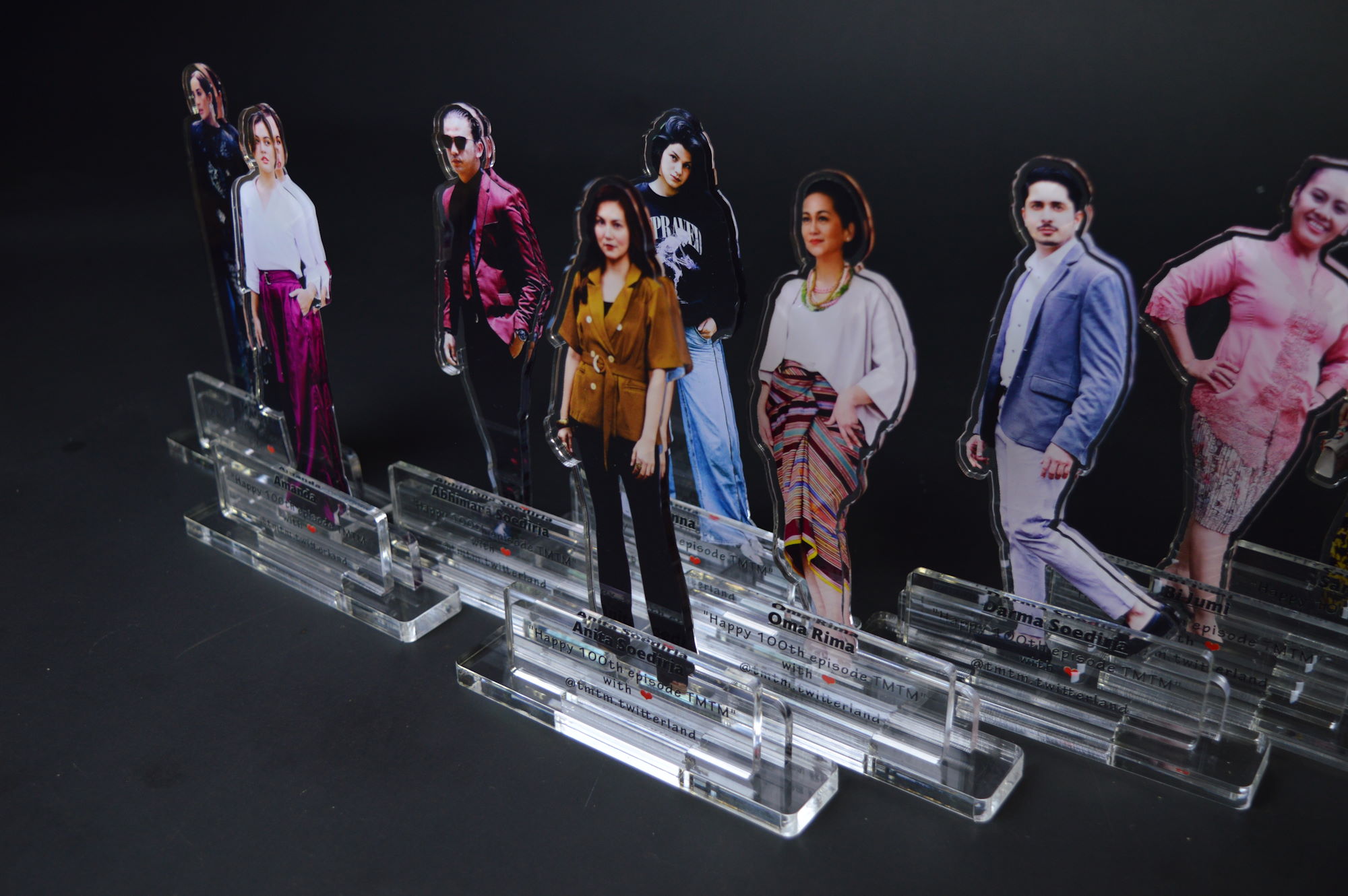 Plakat Akrilik Ketebalan 5mm detail